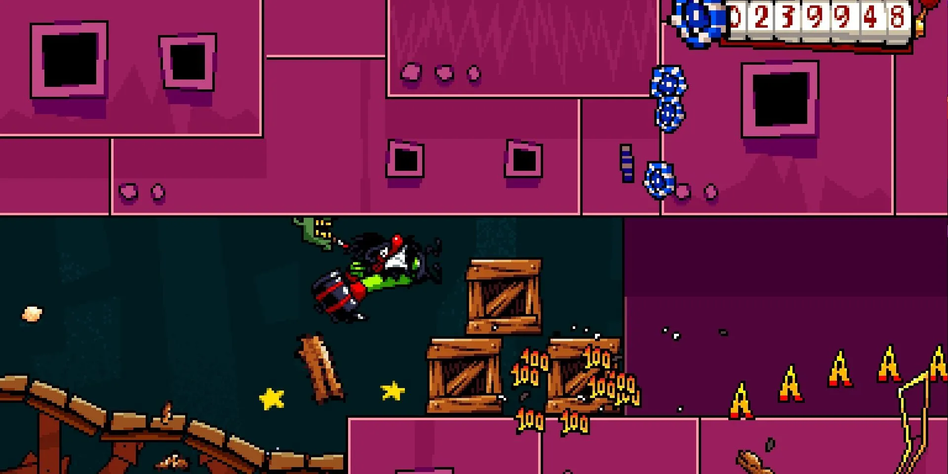 Ảnh chụp màn hình gameplay Antonblast với nhân vật Anton trong thành phố