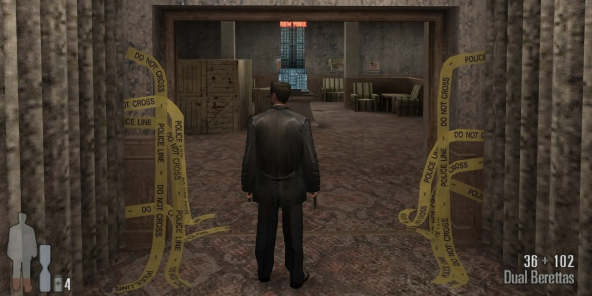 Max Payne đứng trong khách sạn với băng cảnh sát phong tỏa