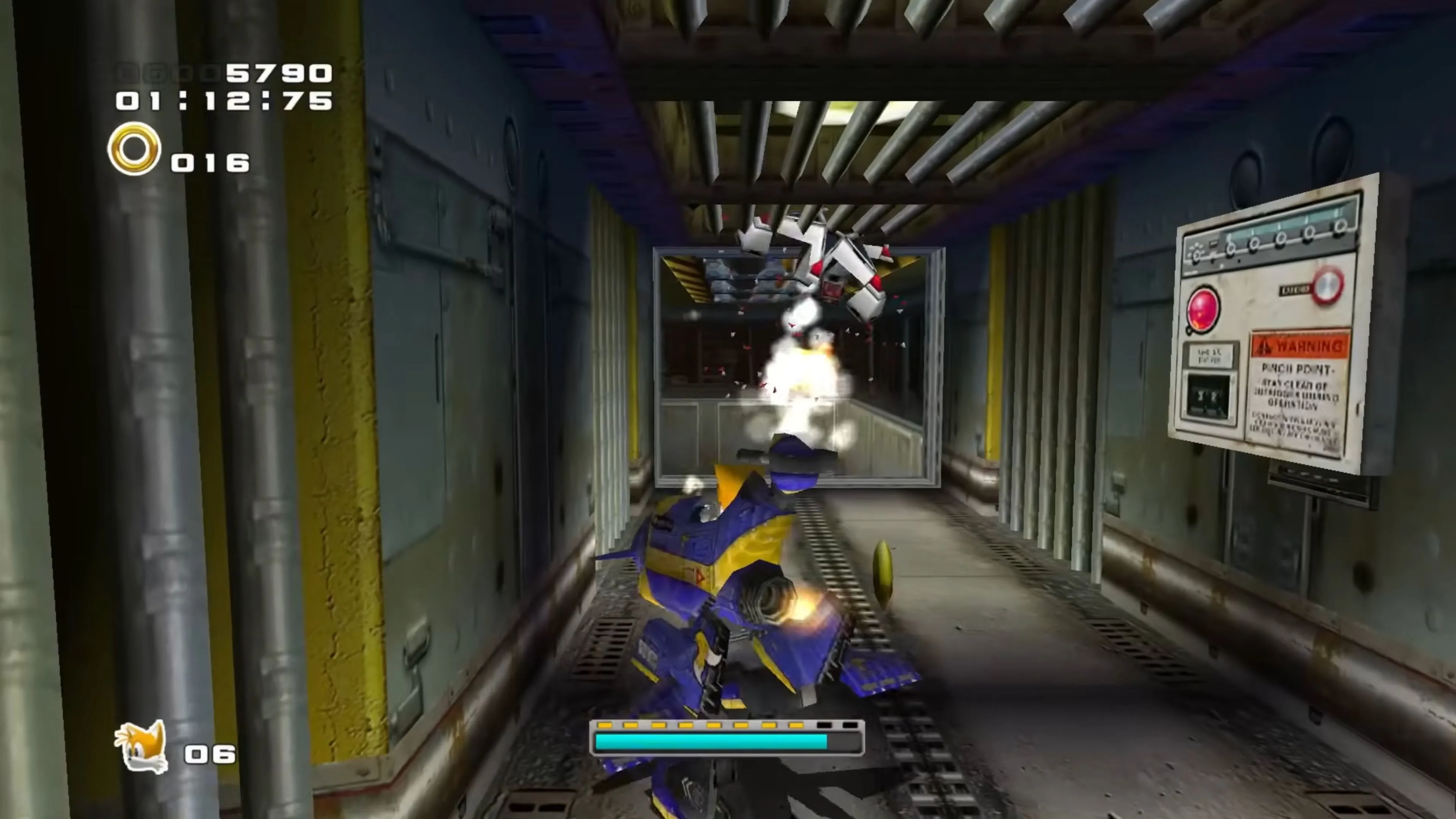 Sonic trượt ván qua đường phố nhộn nhịp của City Escape trong Sonic Adventure 2, một trong những màn chơi biểu tượng nhất với âm nhạc cuốn hút.