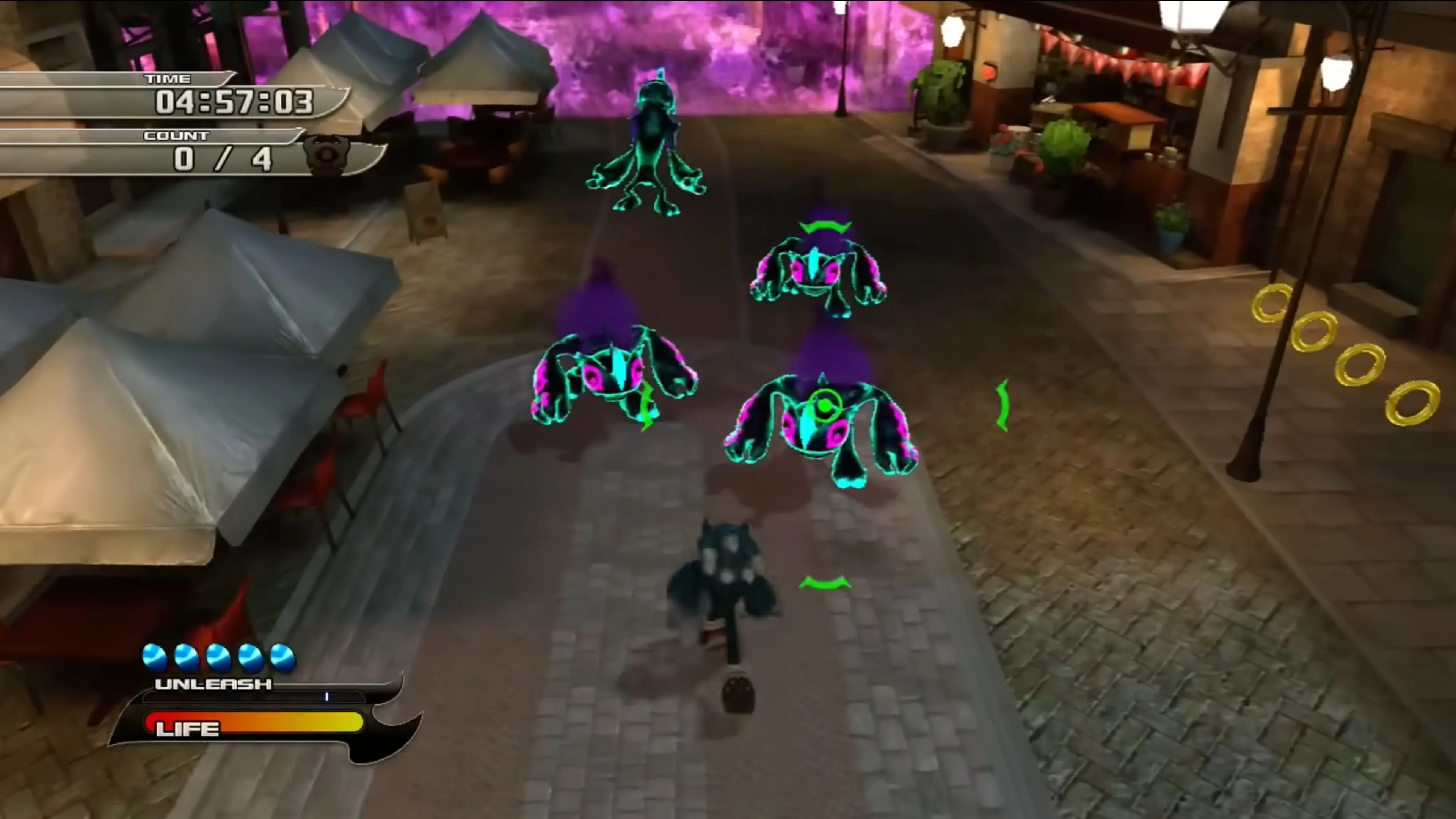Sonic Werehog chiến đấu với Dark Gaia Minions trong màn đêm của Sonic Unleashed, thể hiện gameplay hành động và không khí bí ẩn.